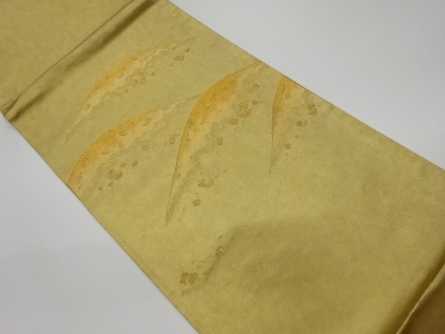 リサイクル　本金箔山並みに色紙散らし模様織出し袋帯